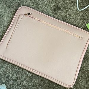 Tech storage pouch/laptop carrier fits laptops up to 11.6”